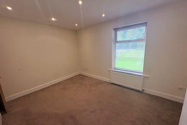 23, Plantation Street, Rossendale photo 3
