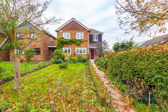 Homes For Sale In Wakeley Road Rainham Gillingham Me8 Buy Property In Wakeley Road Rainham Gillingham Me8 Primelocation