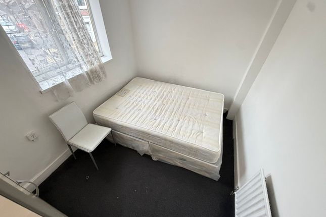 6 Cave Road, Cave Road, London photo 5