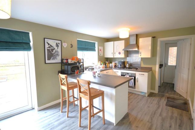 29, Fellows Close, Corby photo 3