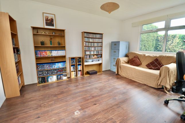 6, Hillman Close, Lincoln photo 3