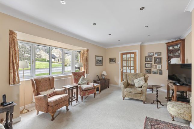 8, Hebers Grove, Ilkley photo 2