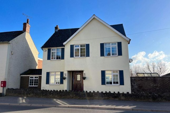 Link-detached house to rent in High Street, Aylburton, Lydney