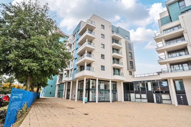 2-bed flat on Flat 4, Sapphire Court,, Ocean Way, Southampton, £1,400/mo