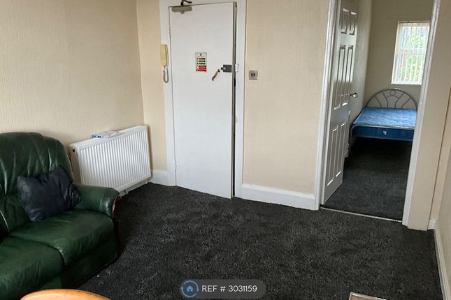 Flat, Sheffield Road, Barnsley photo 4