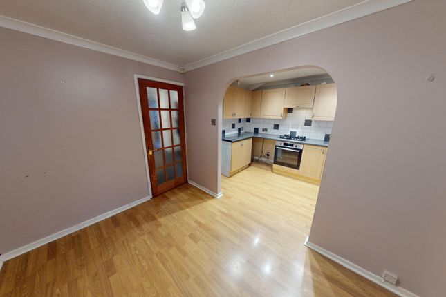 3, Deanery Gardens, Eccleshill photo 5