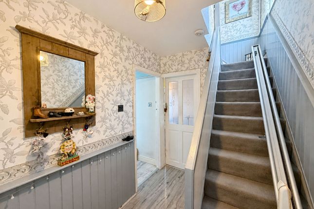 6 Asland Gardens, Southport photo 2
