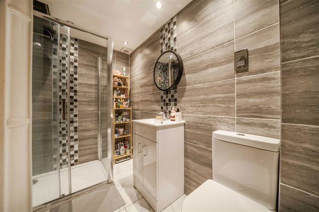 Flat 7, Tannery House, 6, Deal Street, London photo 4
