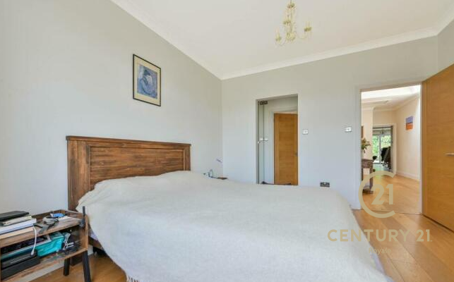 Bungalow for sale in The Warren, Worcester Park