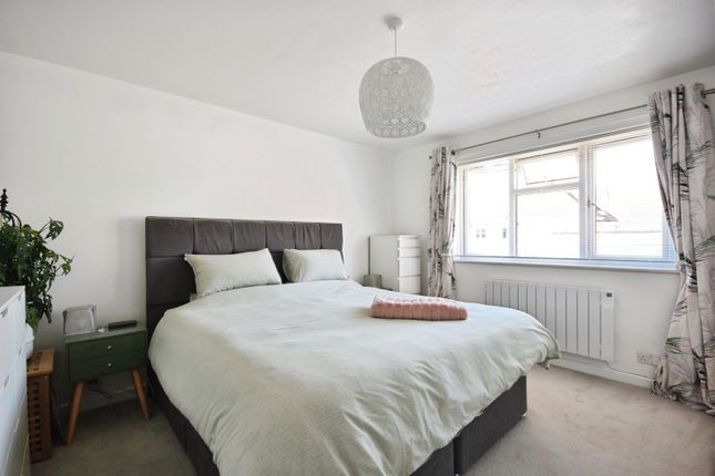 Flat 1 Pentgrove Court, 4, Stevenstone Road, Devon photo 4