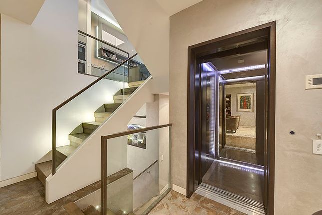 Town house for sale in Pond Place, London