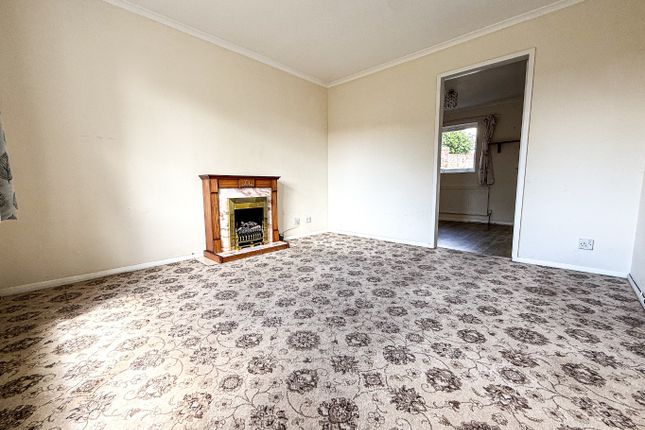 44, Darwin Close, Taunton photo 3