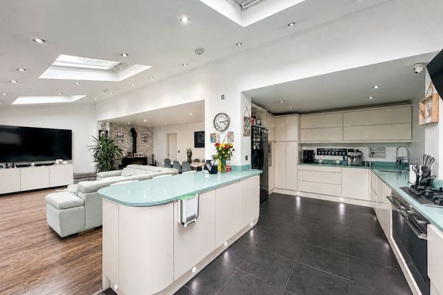 37 Chorley Way, Wirral photo 3