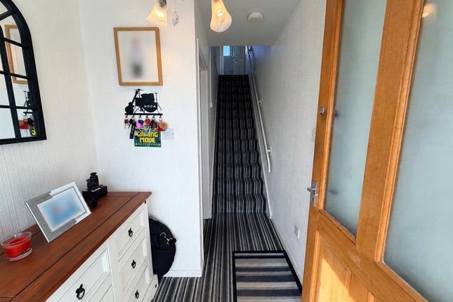 56, Kingfisher Drive, Birmingham photo 3