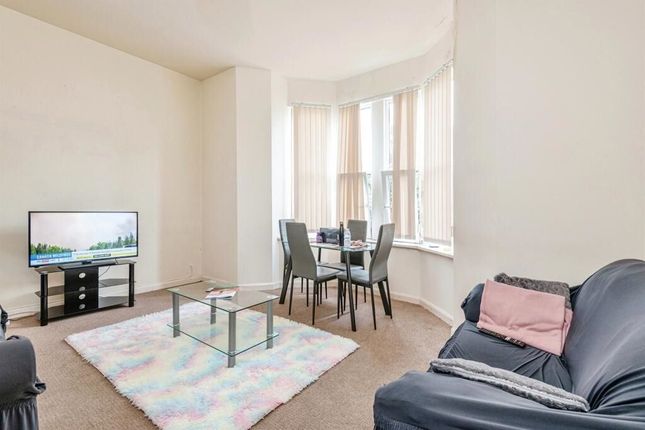 22, Redwing Crescent, Huddersfield photo 5