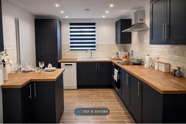 Flat, Swinley Lane, Wigan photo 2