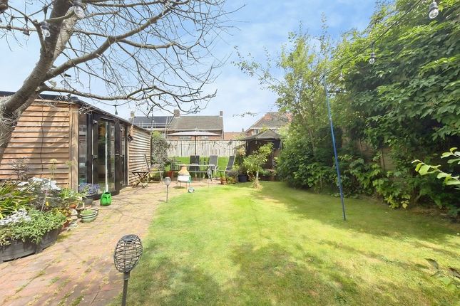 33, Pinetree Gardens, Whitley Bay photo 4