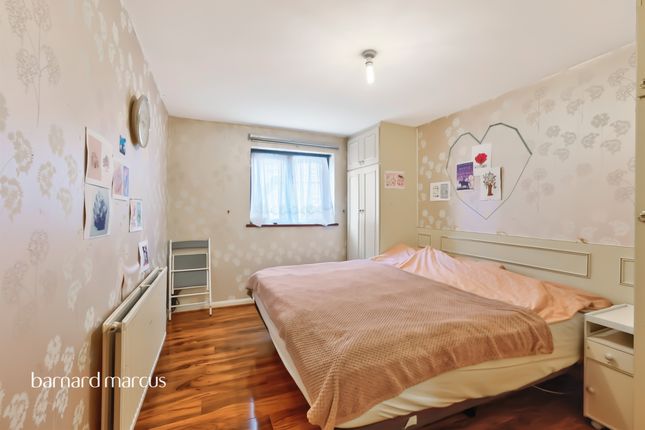 Flat 4, Barclay Court, 15, Dale Grove, London photo 4
