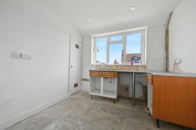 50, London Road, Shenley photo 4