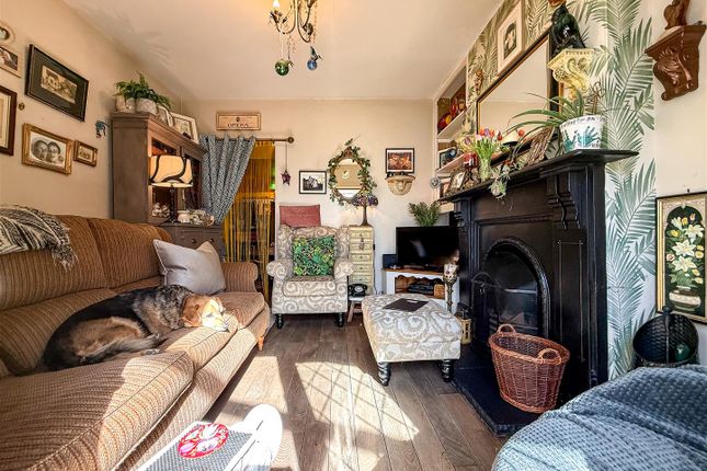 16, Wraggs Lane, Stoke-On-Trent photo 2