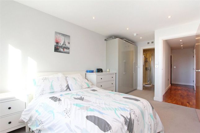 Flat for sale in Sesame Apartments, Battersea, London