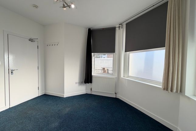 16, Herbert Road, London photo 3