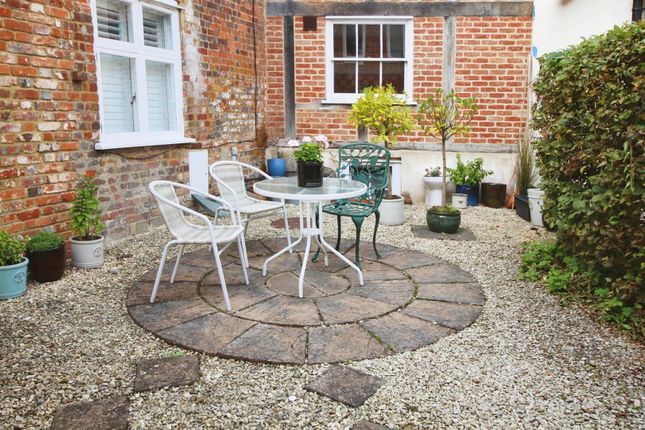 8 Butchers Row, Polehampton Close, Twyford photo 4