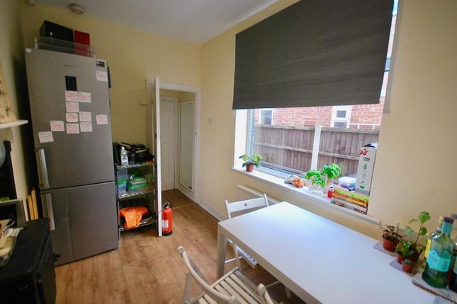 16, Lees hall Crescent, Manchester photo 3