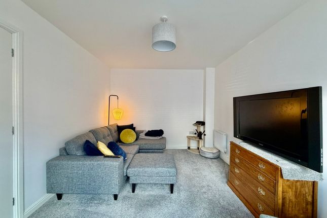 26 Woodfieldside Road, Blackwood photo 3