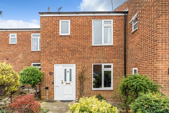 Terraced house for sale in Elizabeth Drive, Tring