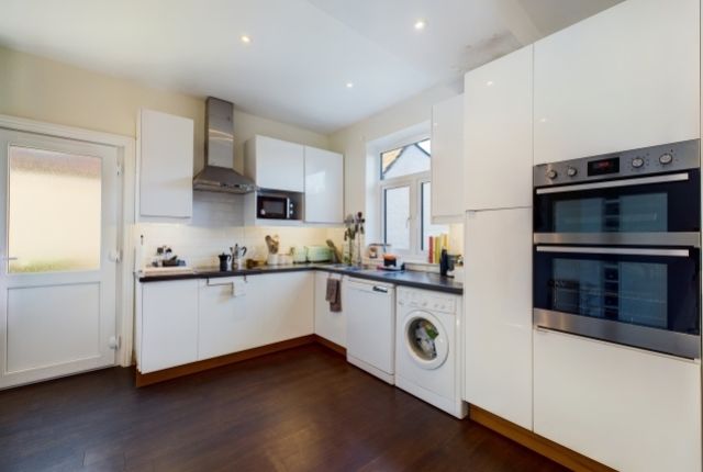 39, Mead Road, Cheltenham photo 3
