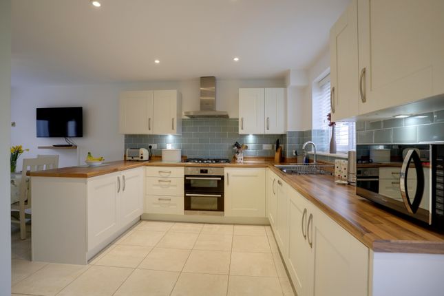Thumbnail Detached house for sale in Daymond Drive, Bovey Tracey, Newton Abbot