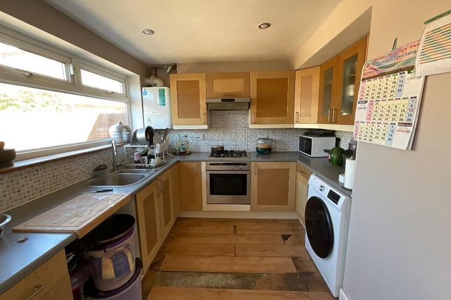 74 Woburn Avenue, Elm Park, Hornchurch photo 2