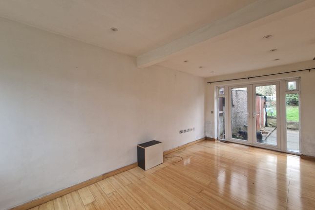 68, Farm Avenue, Wembley photo 2