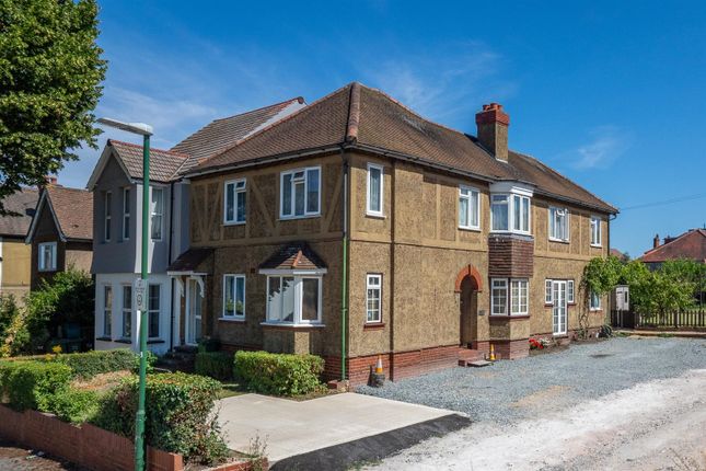 Thumbnail Maisonette for sale in Victoria Road, Sutton