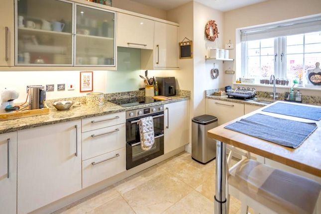 2 Graffham Court, Thorndown Lane, Windlesham photo 2