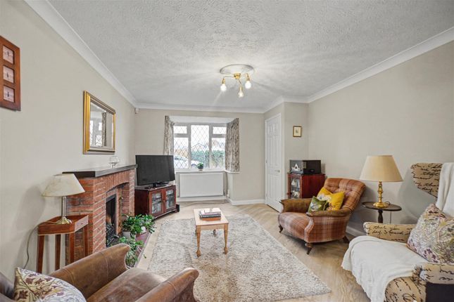 67, Trowell Park Drive, Nottingham photo 2