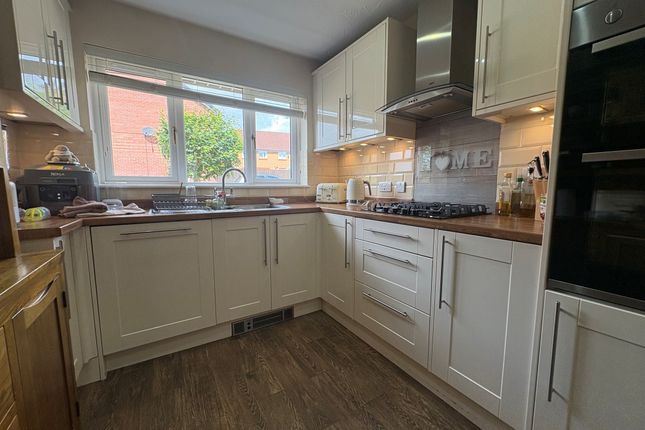 7, Seacole Close, Leicester photo 3