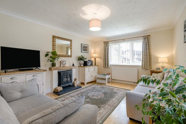 1, Blenheim Drive, Newent photo 3