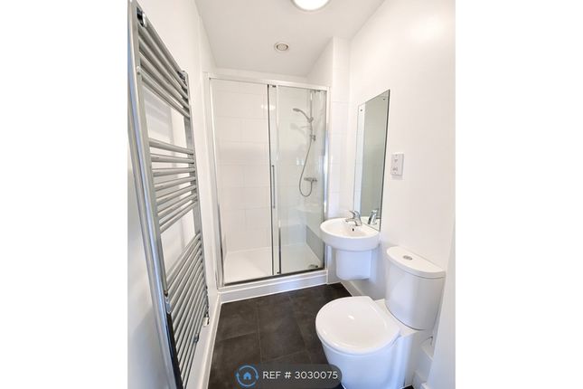 Emerald Court, Rainbow Road, Erith photo 3
