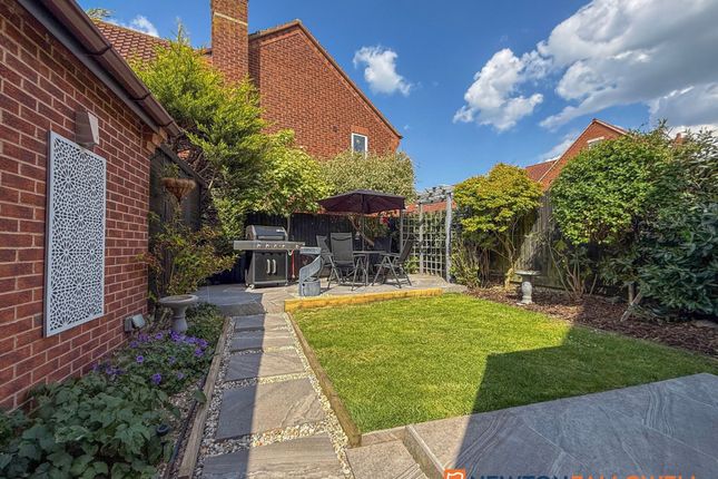 4 Revill Close, Newark photo 3