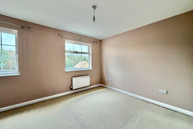 Chapman Way, Eynesbury photo 3
