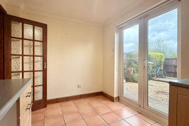 140, Allington Close, Taunton photo 4
