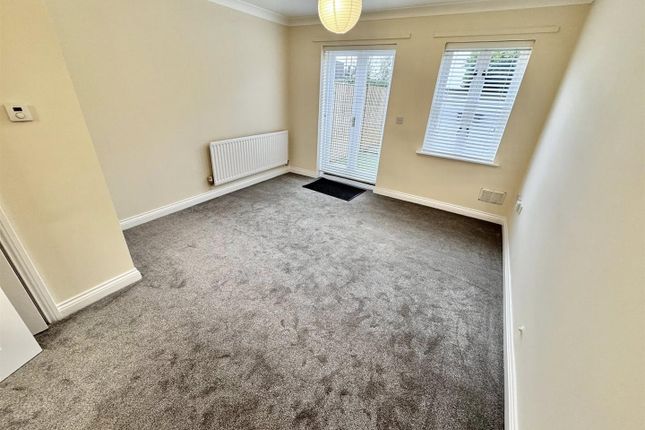 7, Harger Mews, Kenilworth photo 3