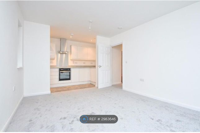 Flat, The Elms John Street, Luton photo 2