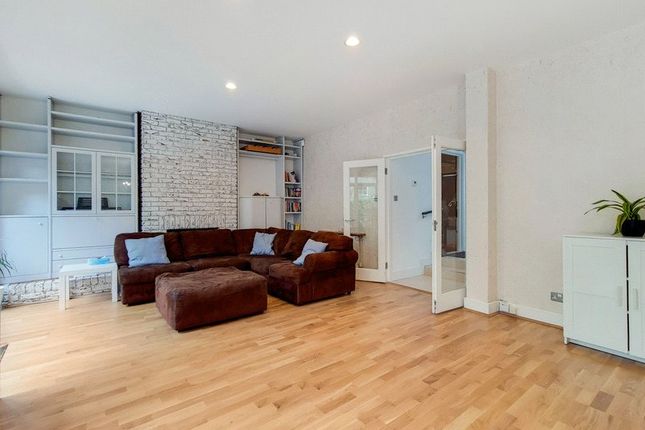Terraced house to rent in Belsize Lane, London
