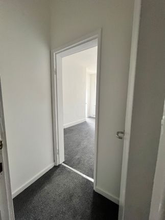 Flat 5, 317-319 Beverley Road, Hull photo 2