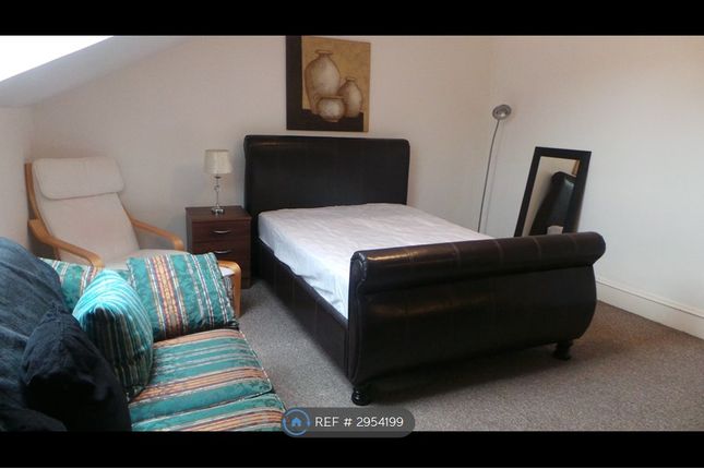 Flat, Sauchiehall Street, Glasgow photo 2