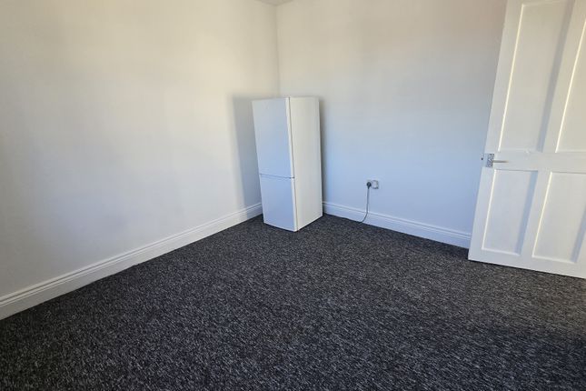 151, Parkside Avenue, Romford photo 3