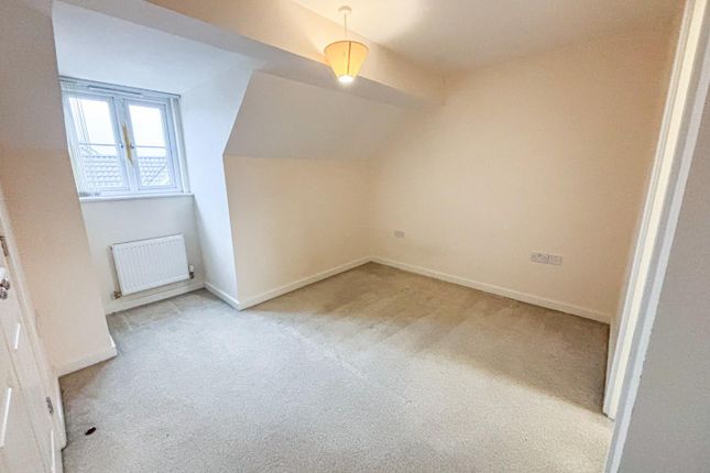 16, Barleycorn Way, Beck Row photo 3